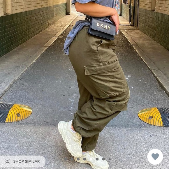 Oversized cargo pants - Picture 10 of 11